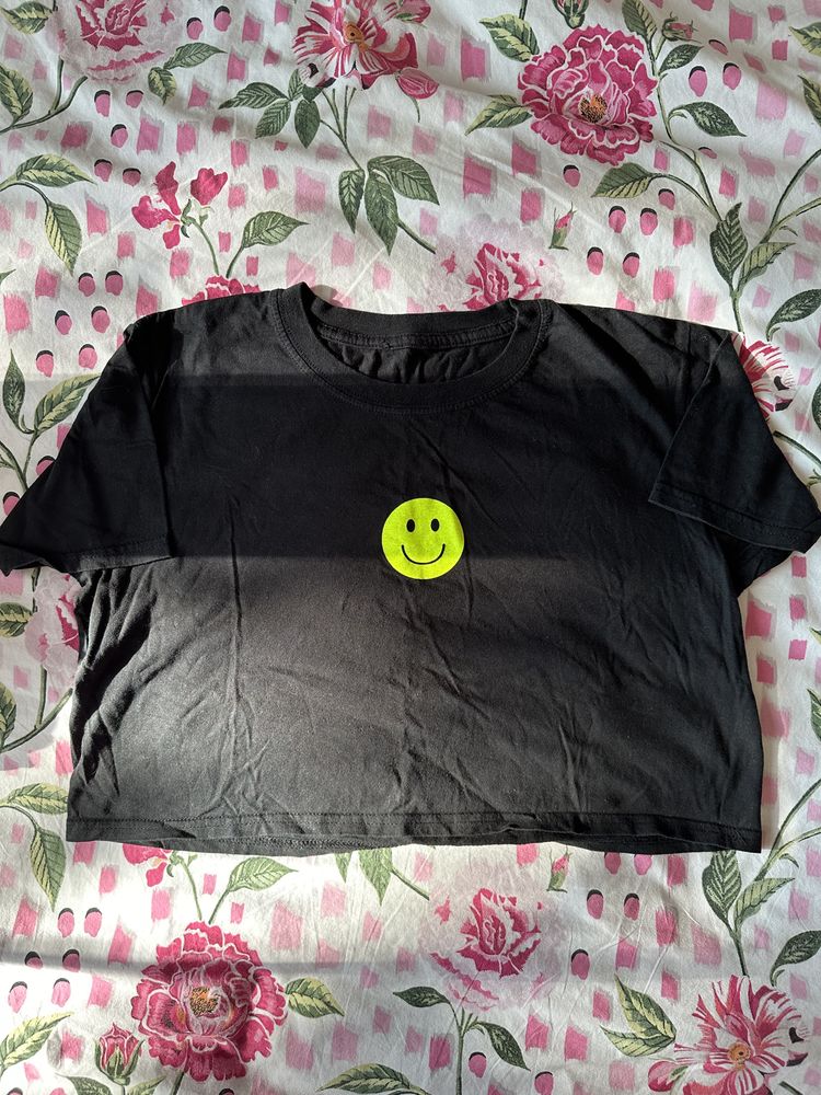 Other Black T-Shirt With Yellow Smiley Face product image